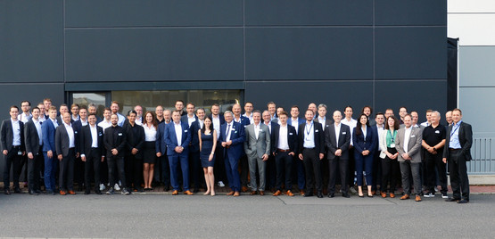 The participants of the 2023 Technology Forum in front of the Ersa site in Wertheim, Germany