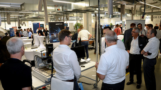 In addition to the lecture program, there was also intensive exchange at the Technology Forum in the CCC - often directly at the exhibited systems of Ersa and at the booths of the participating partners