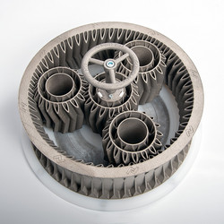 The planetary gear unit (here diameter 450 mm, also 900 mm possible) proves that even components of the greatest shape complexity can be produced without any problems